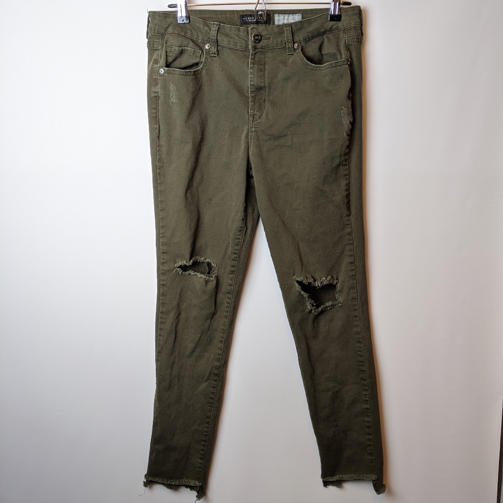 Aeropostale high waisted jeggings distressed